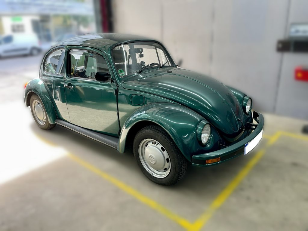 VW Käfer Oldtimer bei Begutachtung für H-Kennzeichen in Taufkirchen bei München